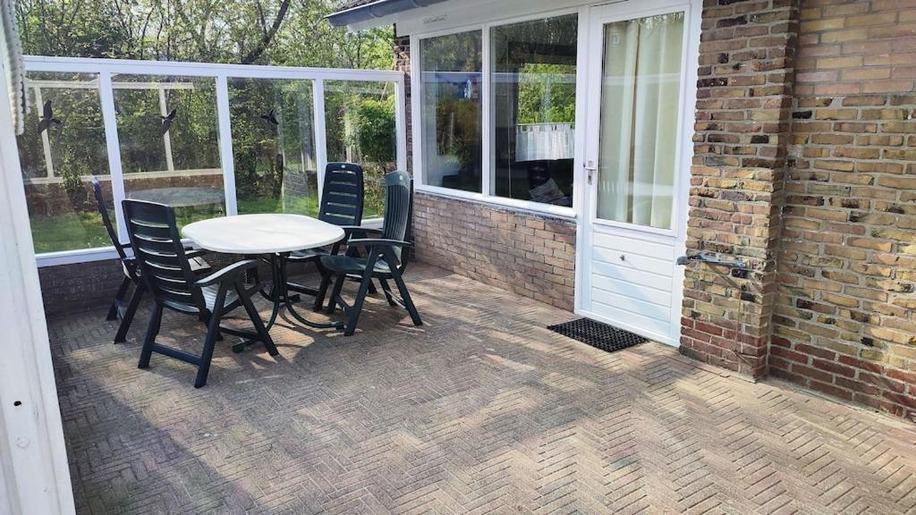 Vakantiehuis Hollum Ameland Dichtbij Strand En Met Ruime Tuin - Ameland39 Nl Ngoại thất bức ảnh